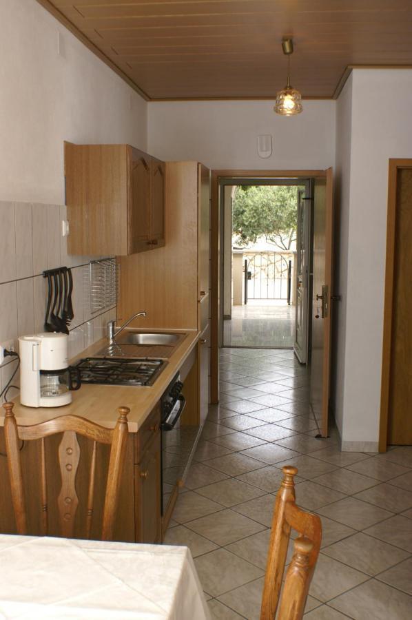 Apartments By The Sea Mandre, Pag - 4098 Εξωτερικό φωτογραφία